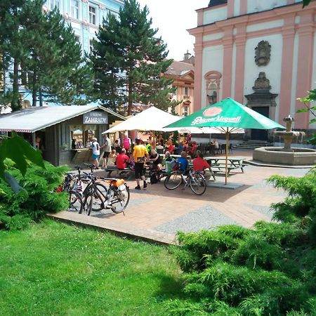 Apartments Rose Garden Decin Bagian luar foto