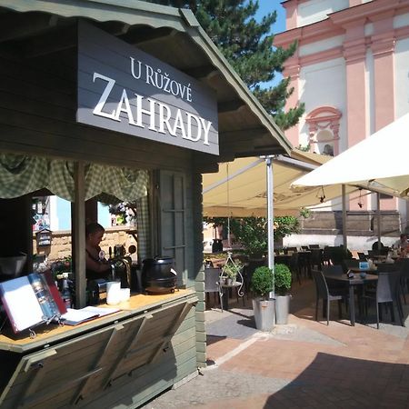Apartments Rose Garden Decin Bagian luar foto