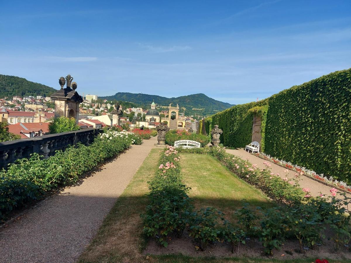 Apartments Rose Garden Decin Bagian luar foto