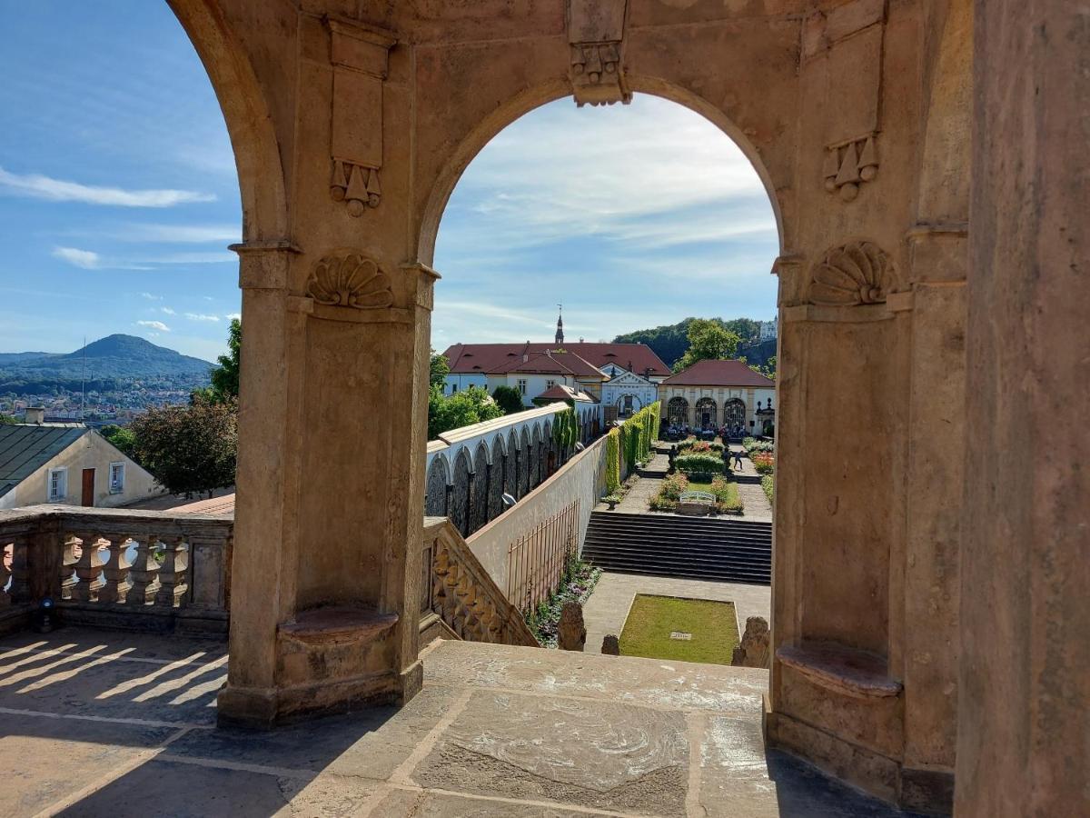 Apartments Rose Garden Decin Bagian luar foto