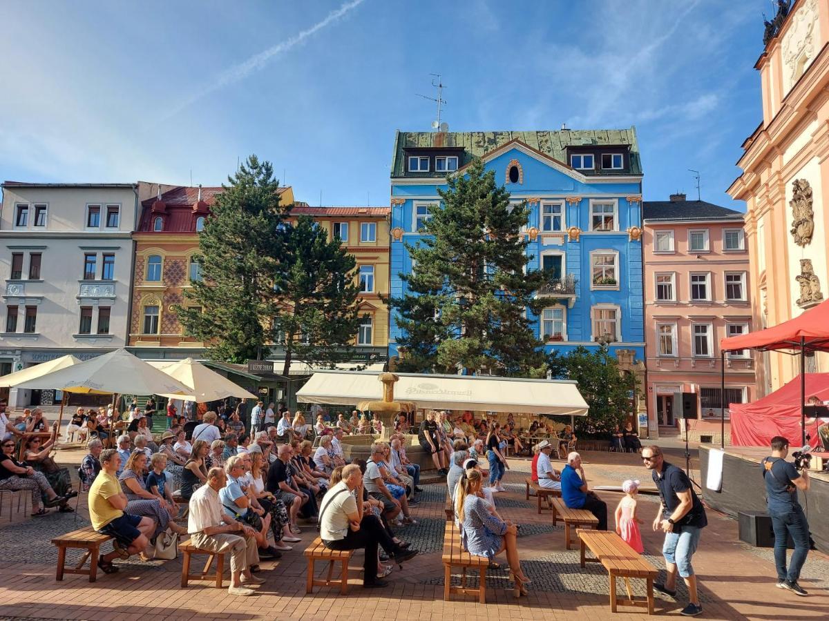 Apartments Rose Garden Decin Bagian luar foto