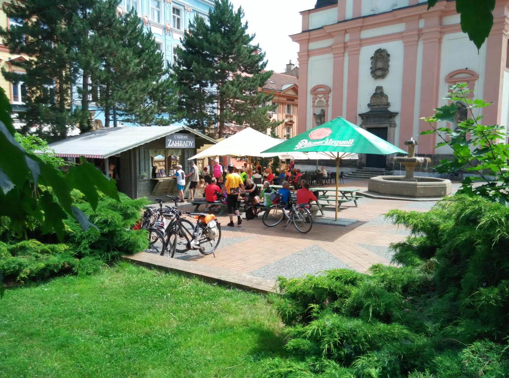 Apartments Rose Garden Decin Bagian luar foto
