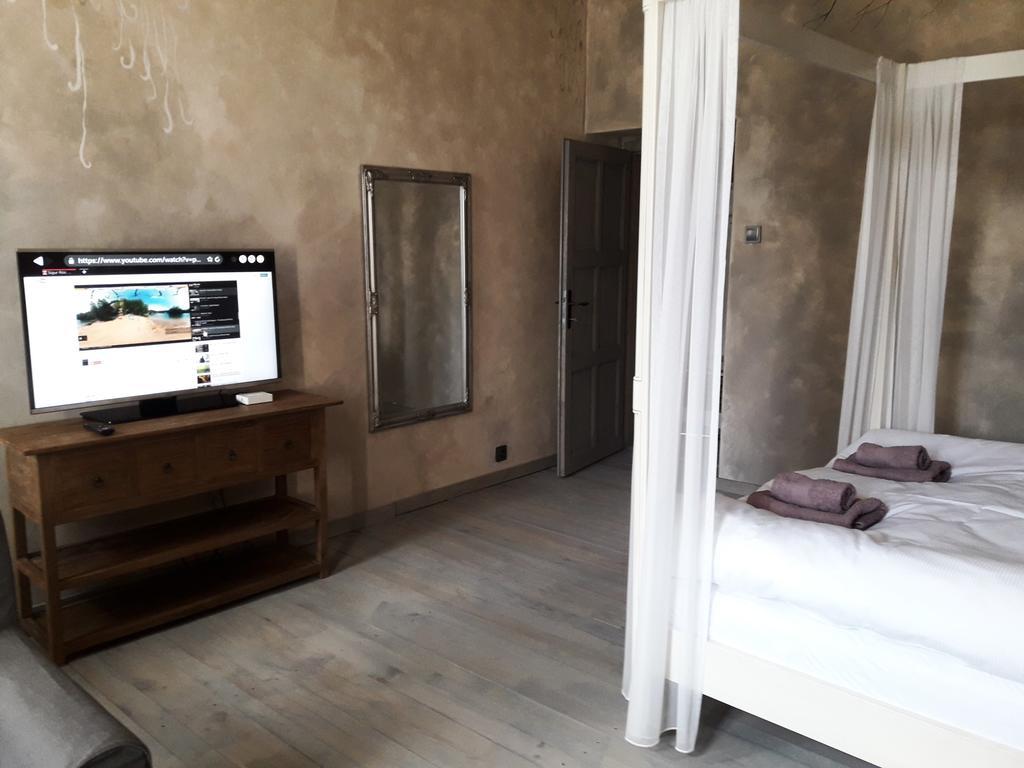 Apartments Rose Garden Decin Bagian luar foto